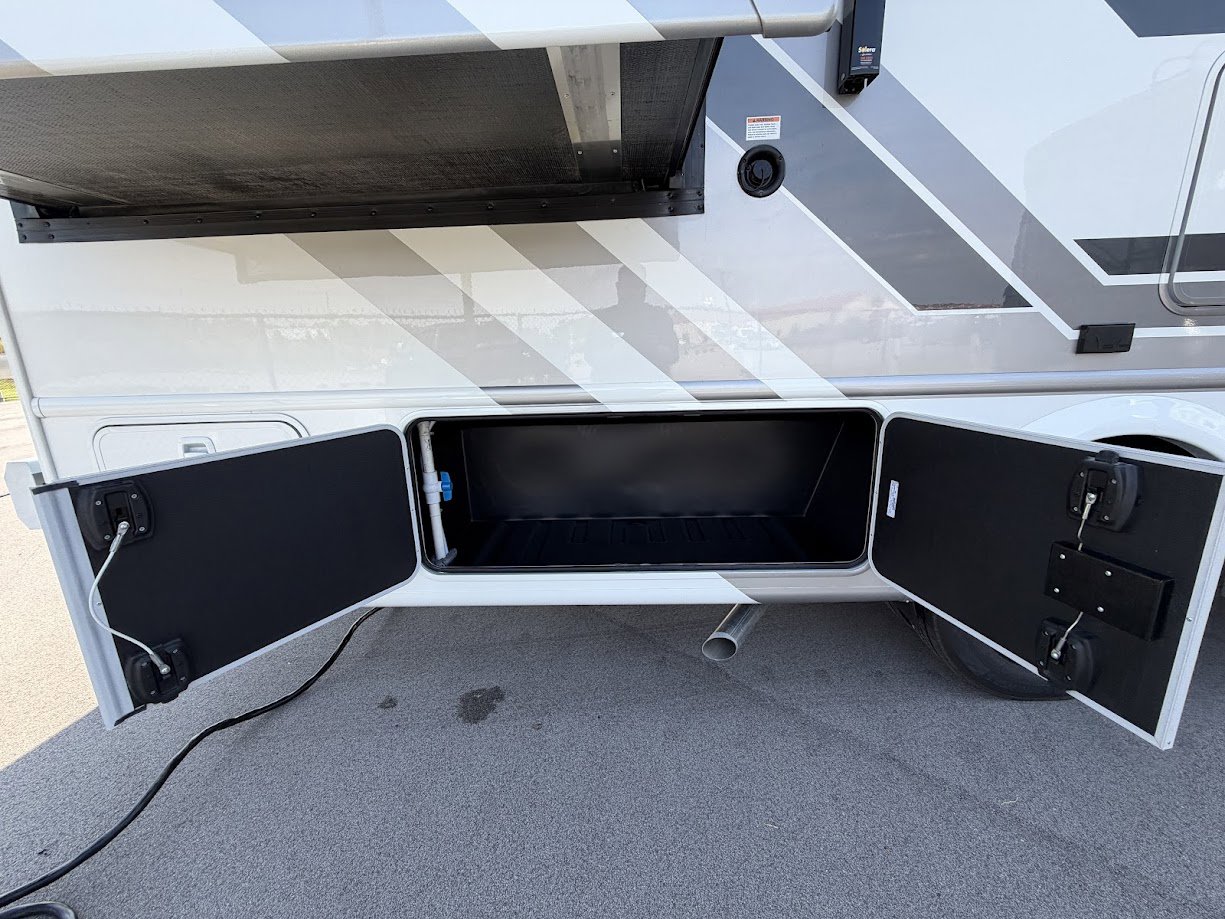 2026 THOR MOTOR COACH MAGNITUDE GRAND X32 - Image 8