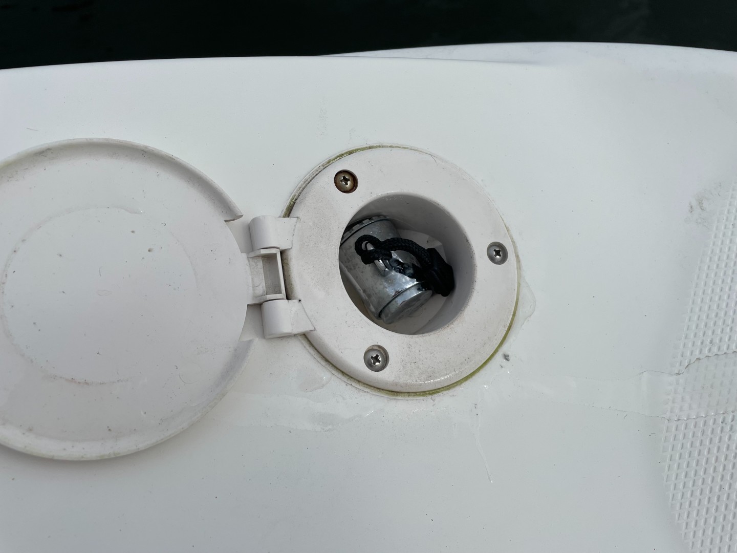 2005 Chaparral 236 Sunesta - Image 15