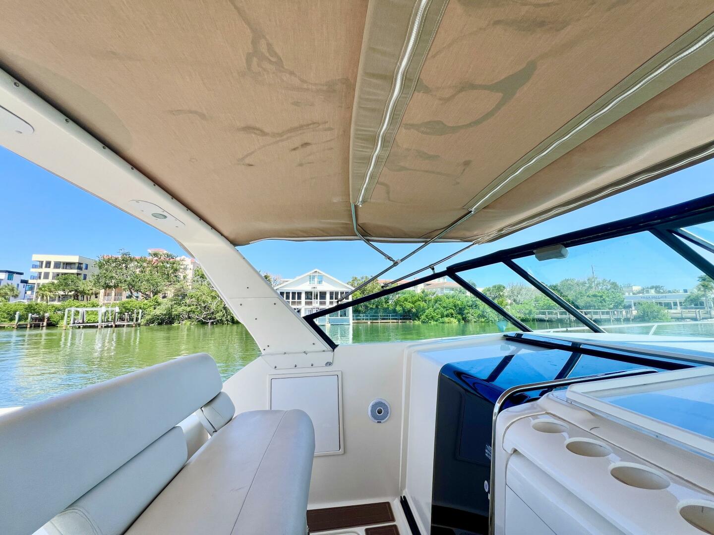 1998 Tiara Yachts 3500 Express - Image 10