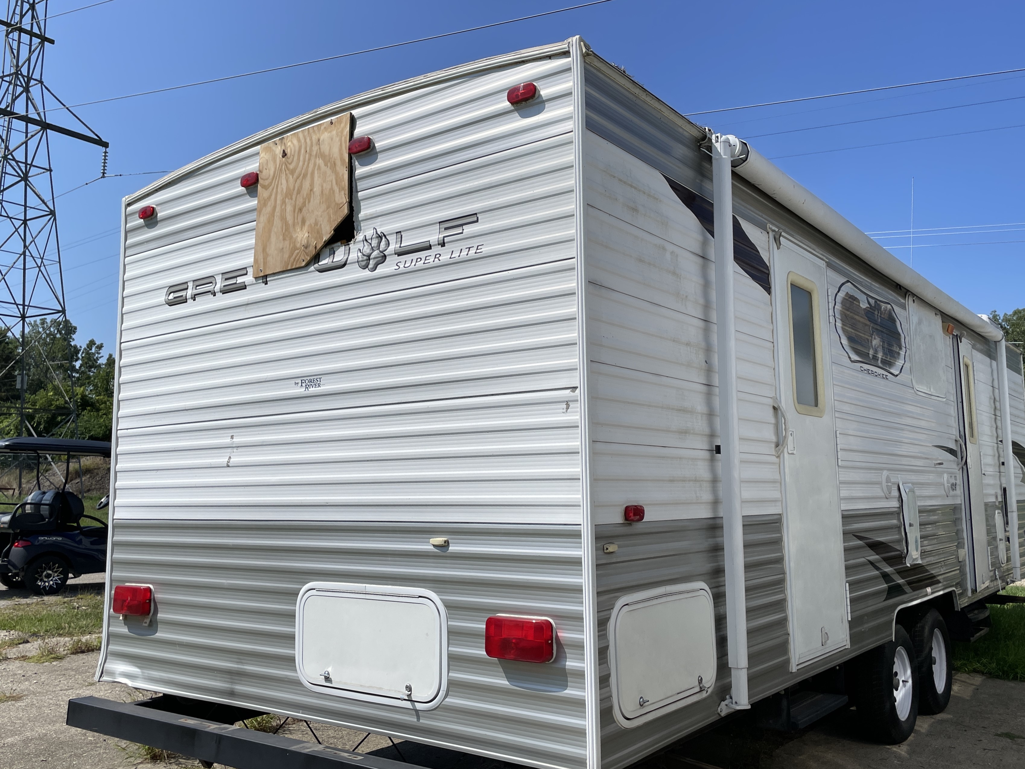 2010 Forest River Cherokee Grey Wolf 27V - Image 2