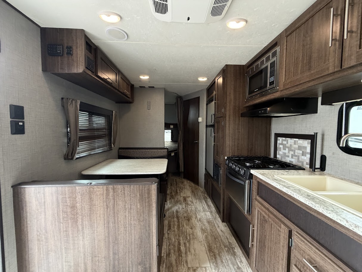 2018 CROSSROADS ZINGER 205bh - Image 6