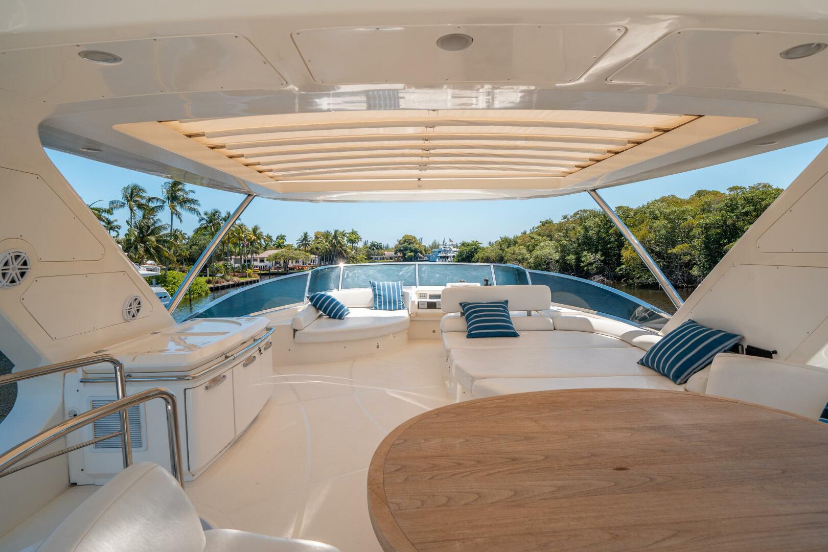 2010 Azimut 75 Fly - Image 14