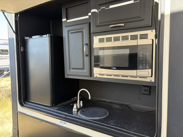 2022 Forest River Sandpiper Luxury 379FLOK - Image 6