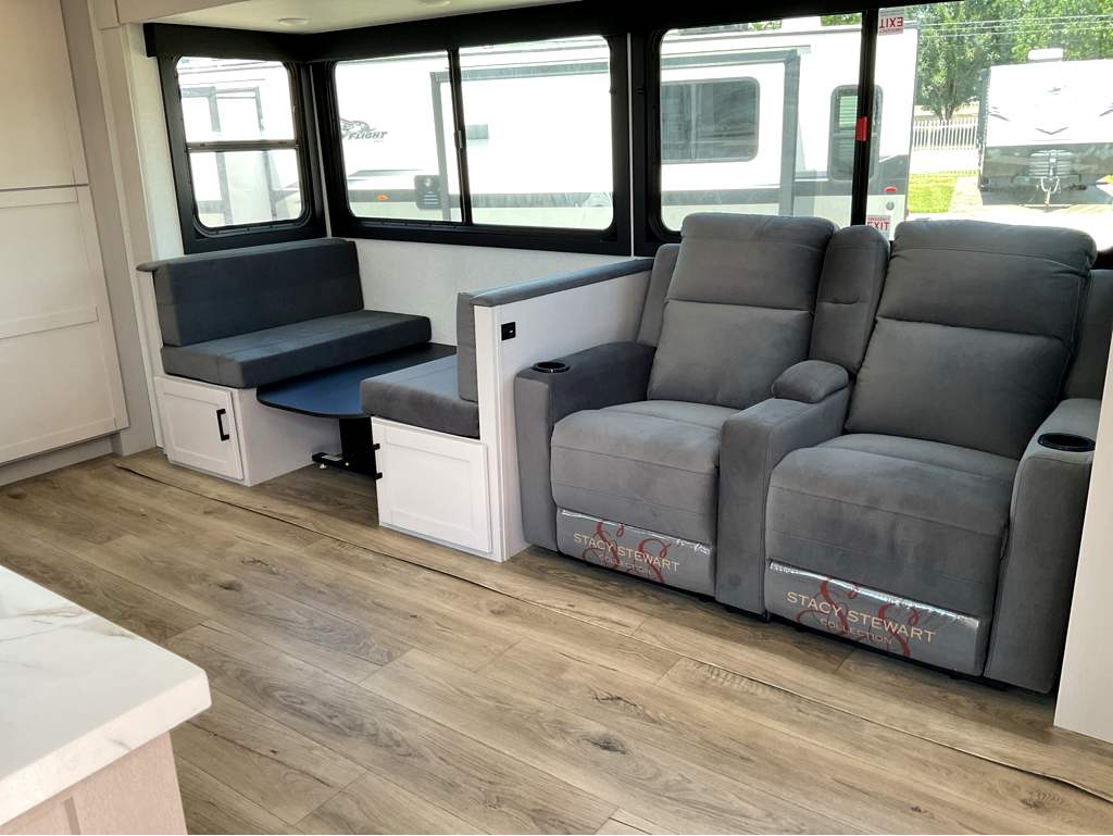 2026 JAYCO Jay Feather 30RKB - Image 17
