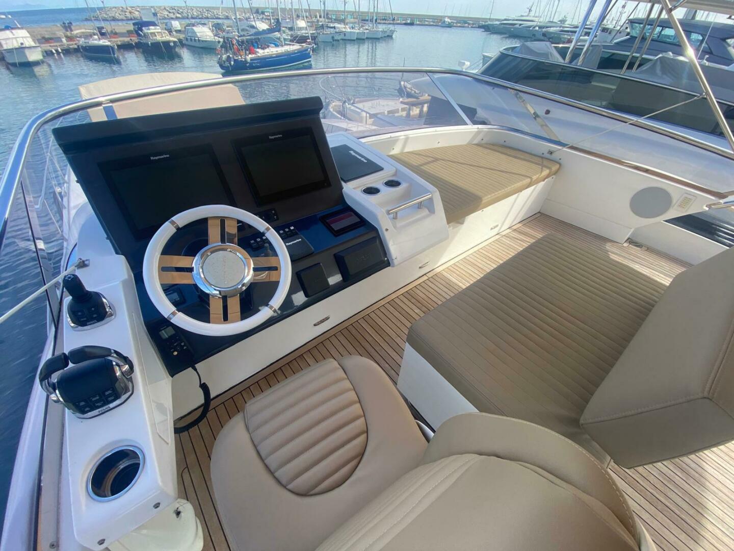 2016 Azimut 77S - Image 16