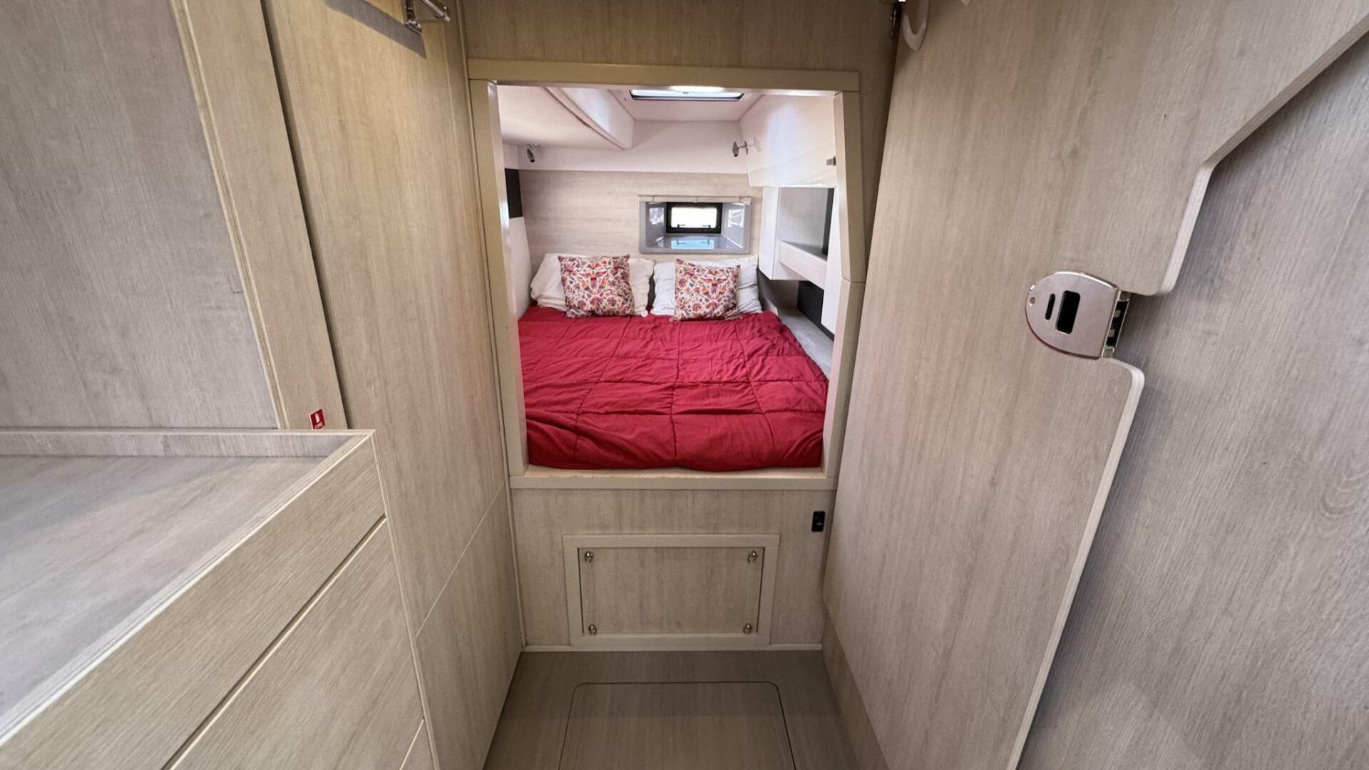 2018 Leopard 43 Powercat - Image 39
