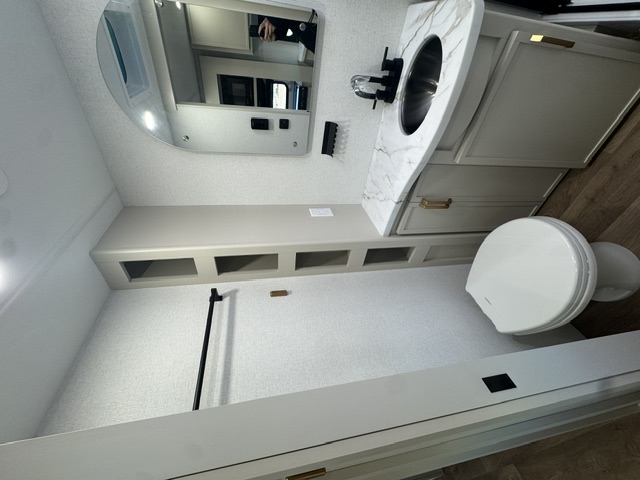 2027 IMAGINE XLS 22MLE - Image 29