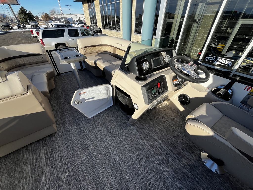 2026 Bennington 22SSR Lux TriToon Pontoon - Image 21