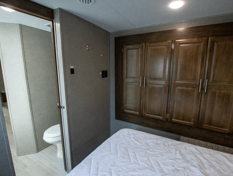 2019 Forest River Rockwood Ultra Lite 2604WS - Image 26