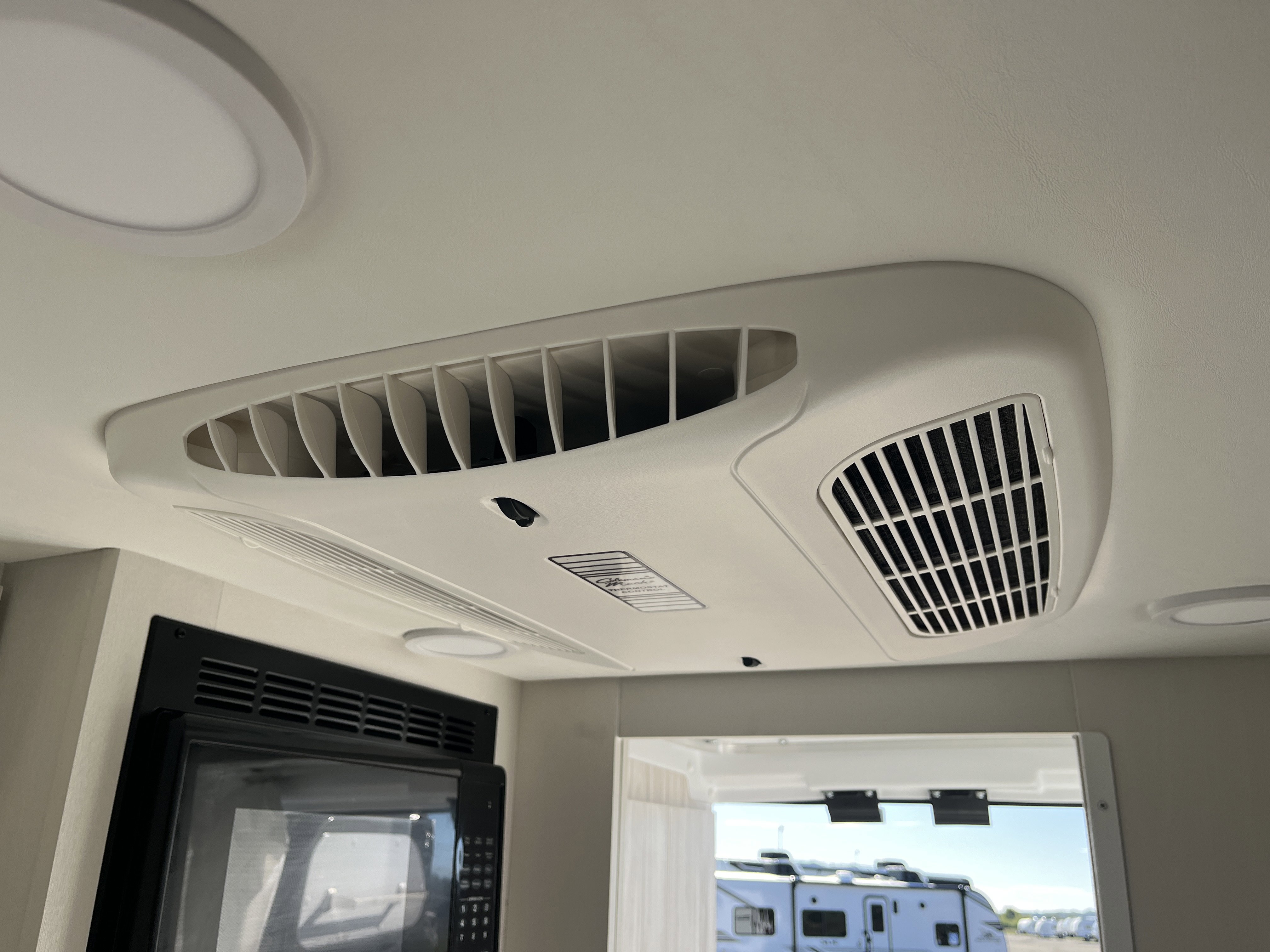 2026 JAYCO COMET 18C - Image 43