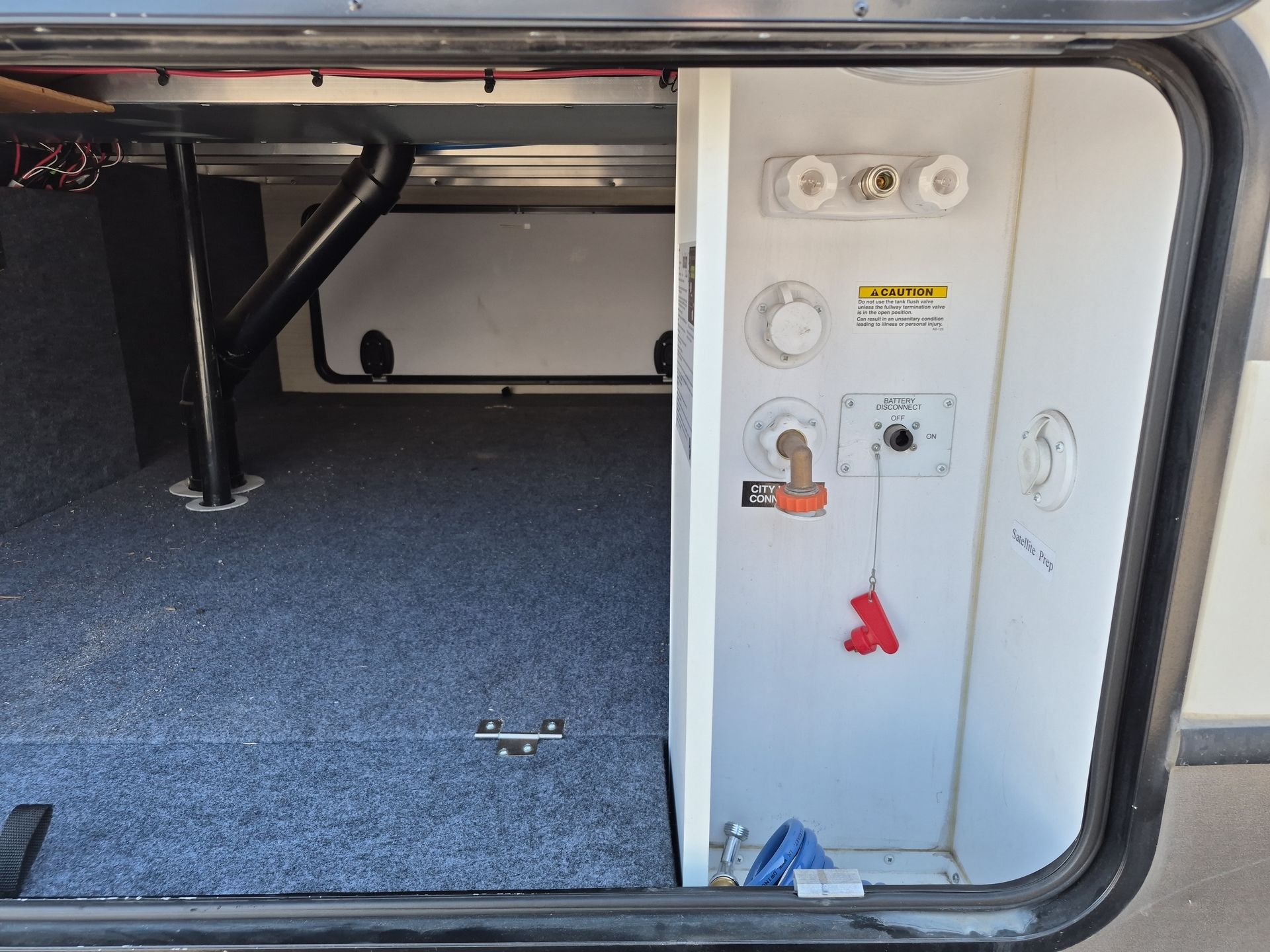2017 Keystone Cougar 326RDS - Image 12
