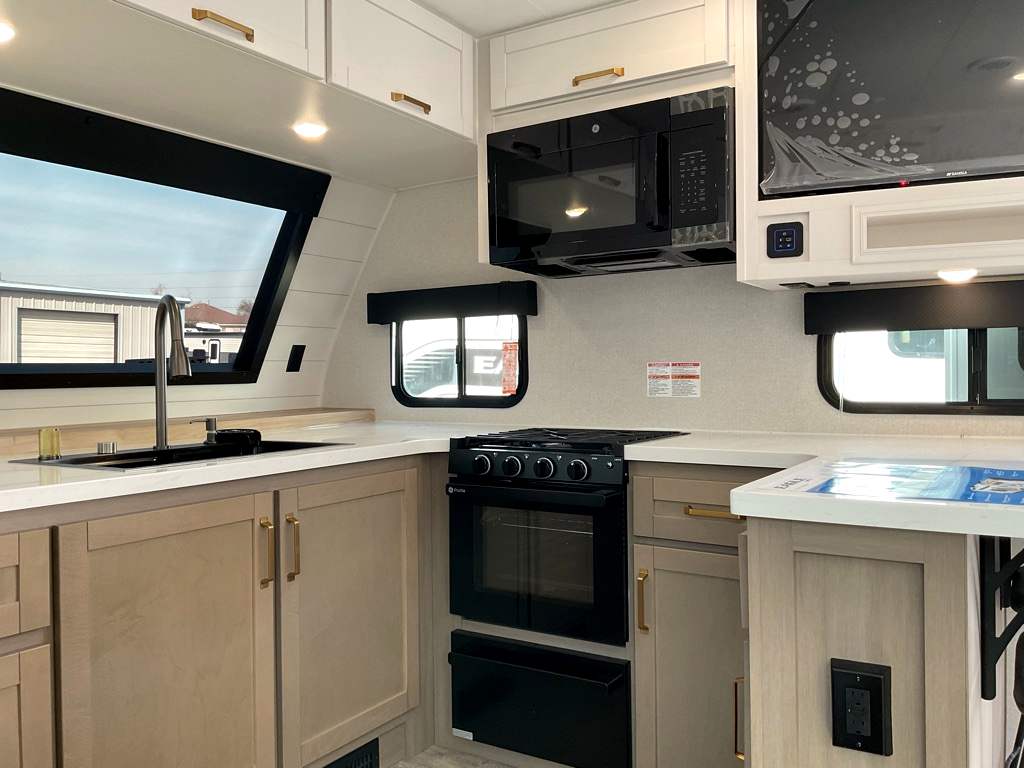 2026 JAYCO Eagle 265 FKDS HT - Image 11