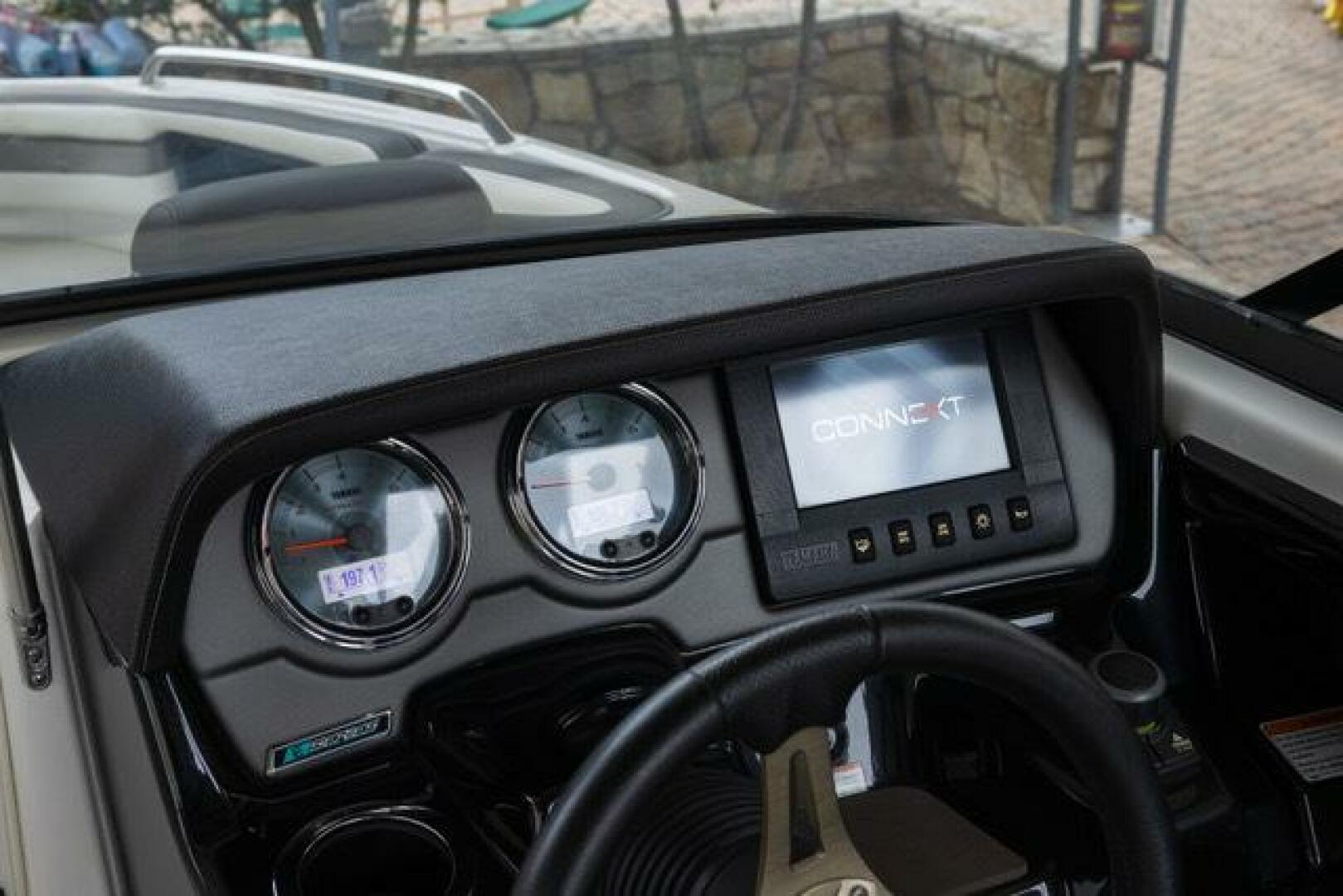 2016 Yamaha Boats 242 Limited S E-Series - Image 30