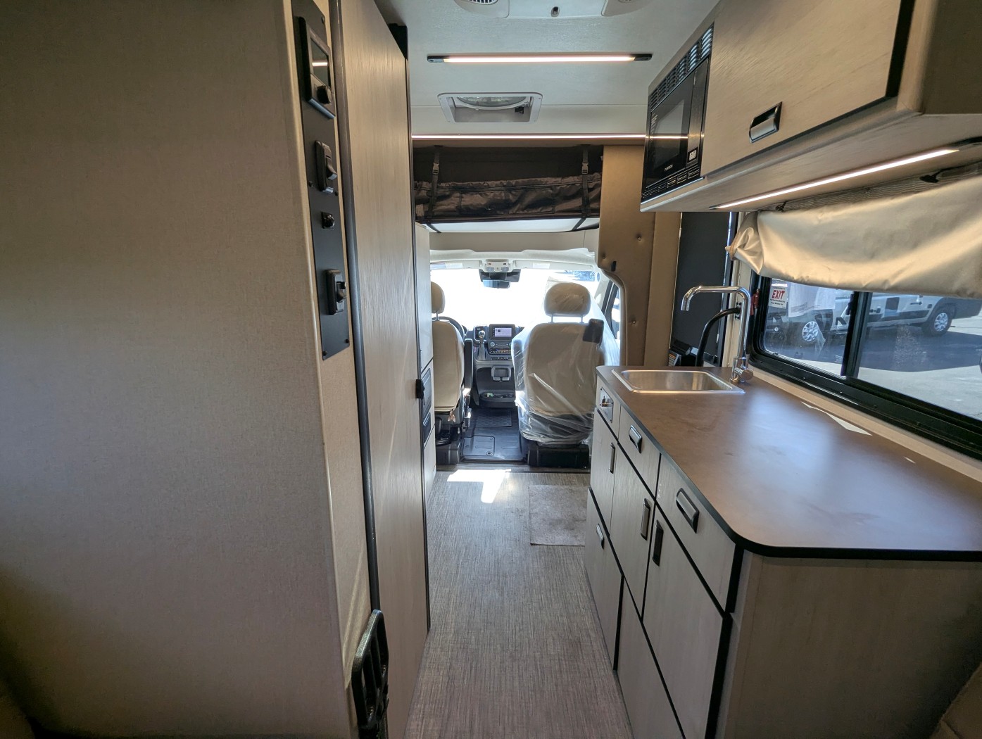 2027 Winnebago Elora 19DC - Image 23