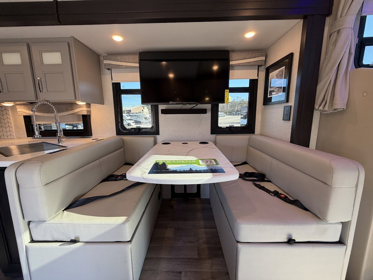 2026 THOR MOTOR COACH PASADENA 34XG - Image 25