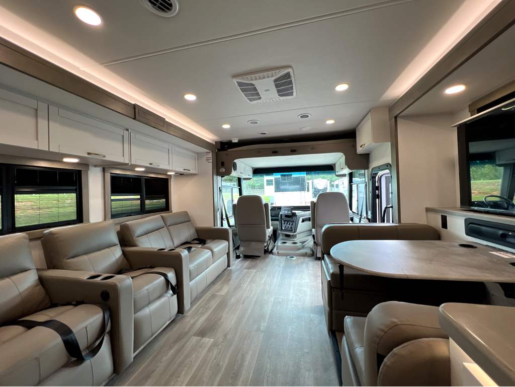2027 JAYCO PRECEPT 36C - Image 33