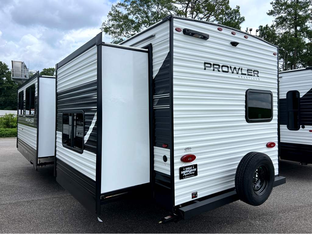 2027 HEARTLAND PROWLER 3202DSB - Image 3
