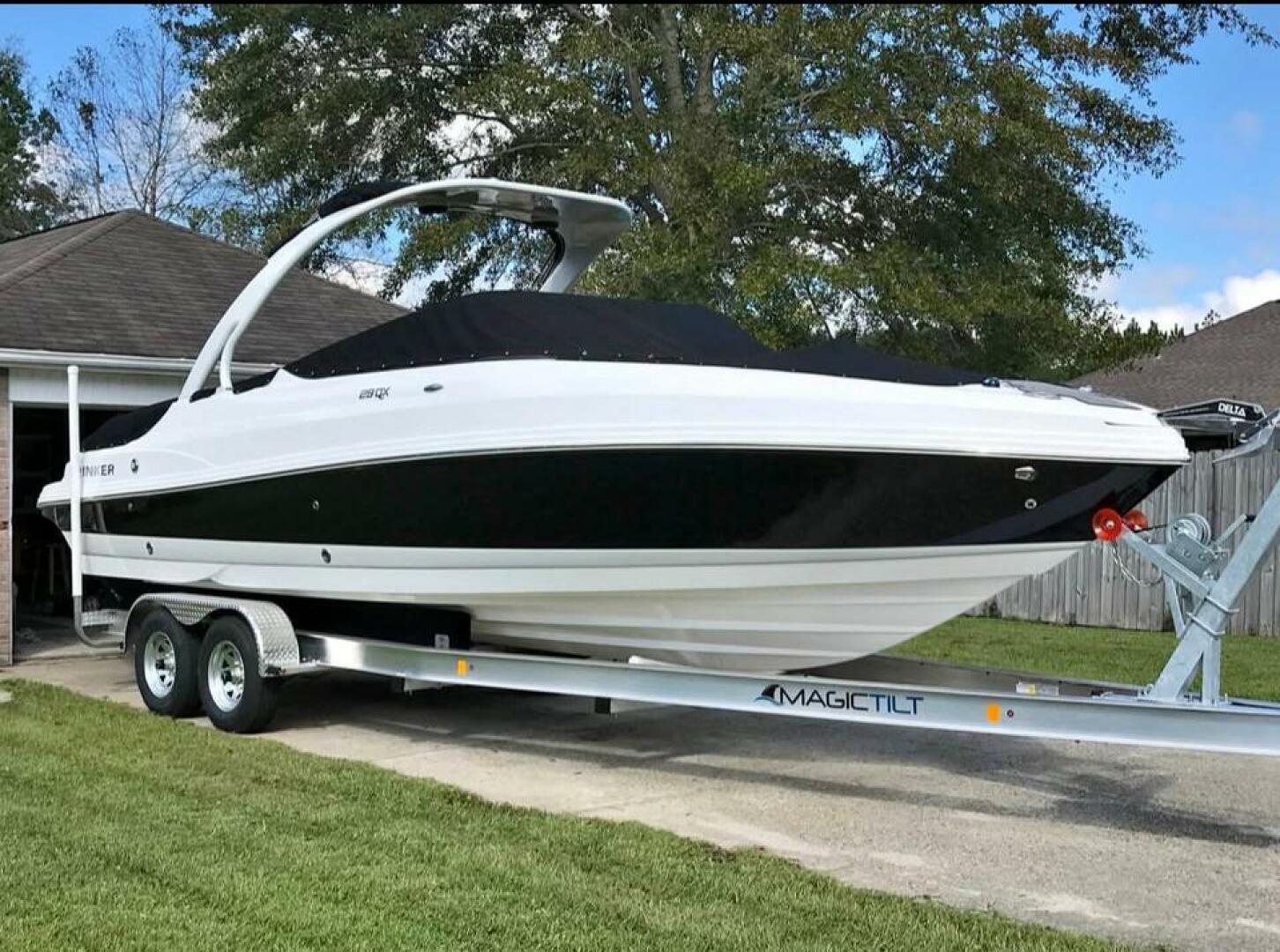 2018 Rinker 29QX - Image 1