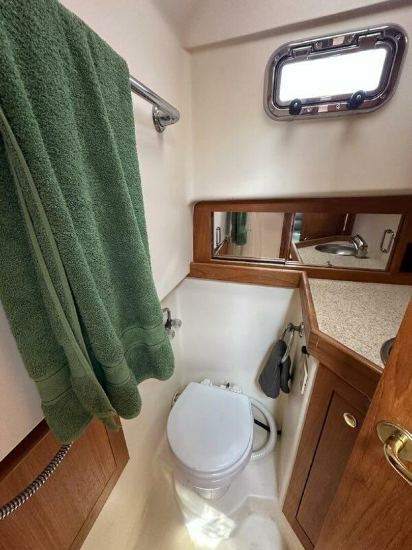 2002 Mainship Pilot 34 - Image 41