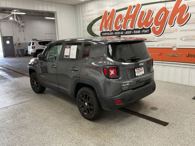 2023 Jeep Renegade Utility 4D Latitude 4WD - Image 5
