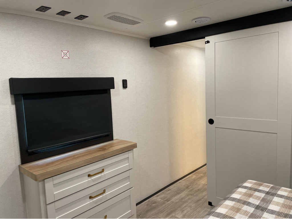 2026 Jayco Eagle 355MBQS - Image 28