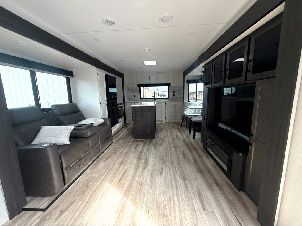 2027 VENTURE RV SPORTTREK 333VFK - Image 8