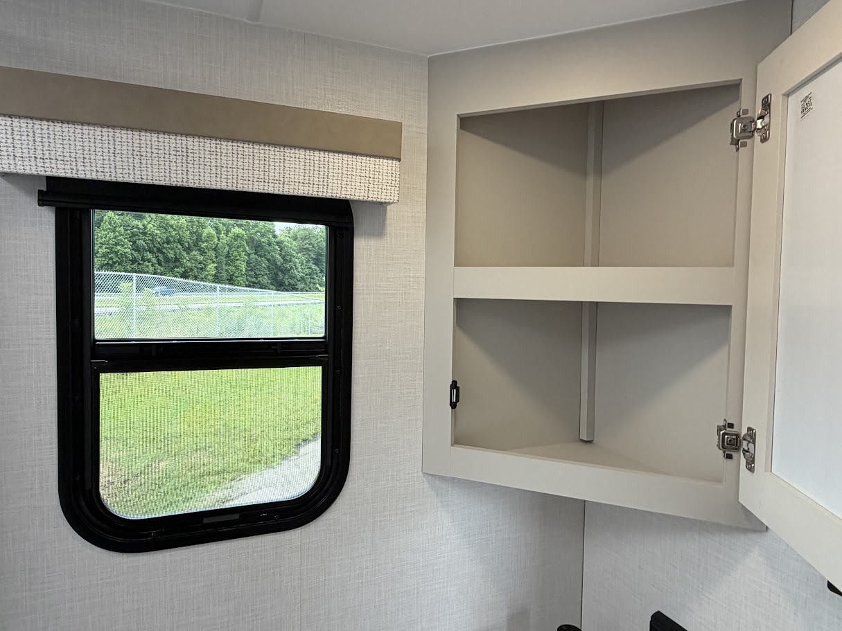2027 VENTURE RV STRATUS 261VRB - Image 27