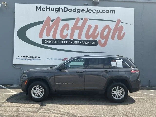 2023 Jeep Grand-Cherokee-L Laredo Altitude 4x4 - Image 8