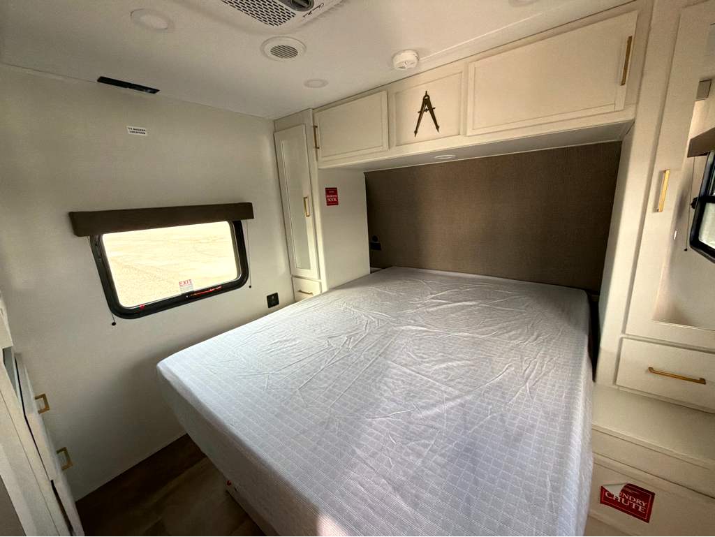 2027 GRAND DESIGN TRANSCEND 295QBT - Image 30