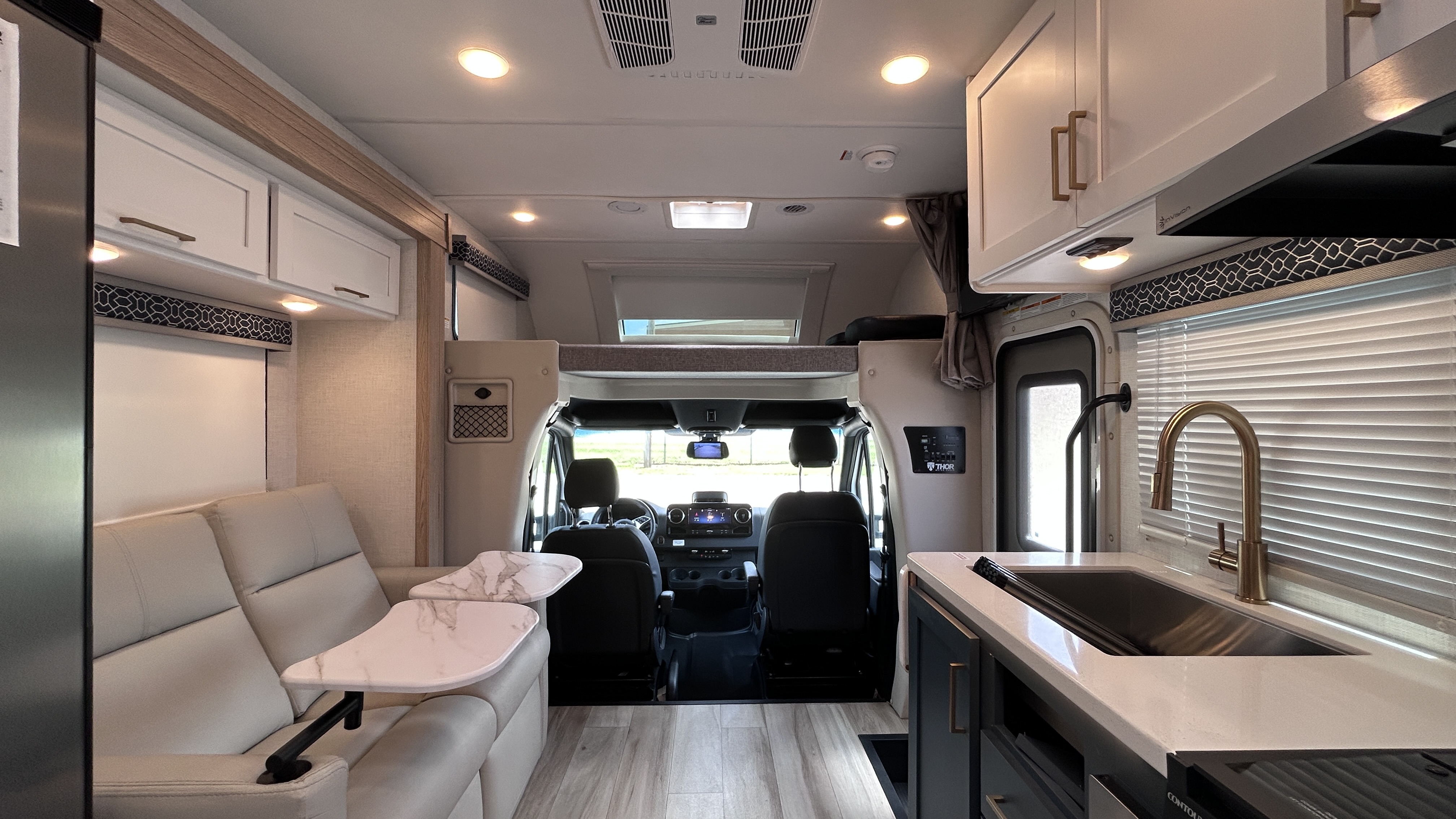 2026 Thor Motor Coach Quantum Sprinter GL24 - Image 25