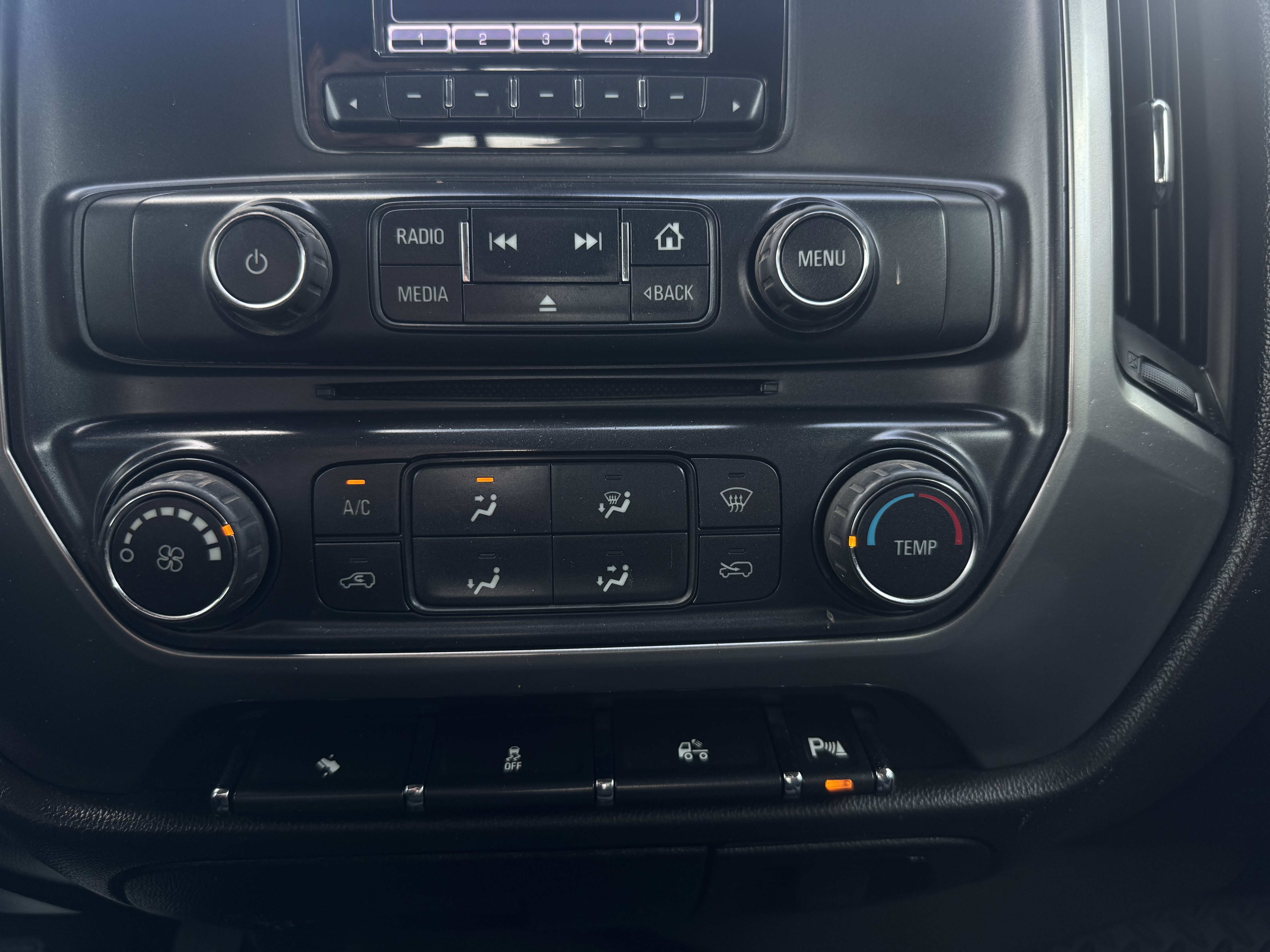 2014 Chevrolet Silverado 1500-V8 Crew Cab LT 2WD - Image 4