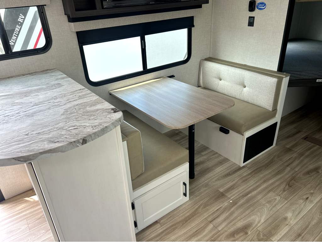 2026 VENTURE RV STRATUS 302VBH - Image 9