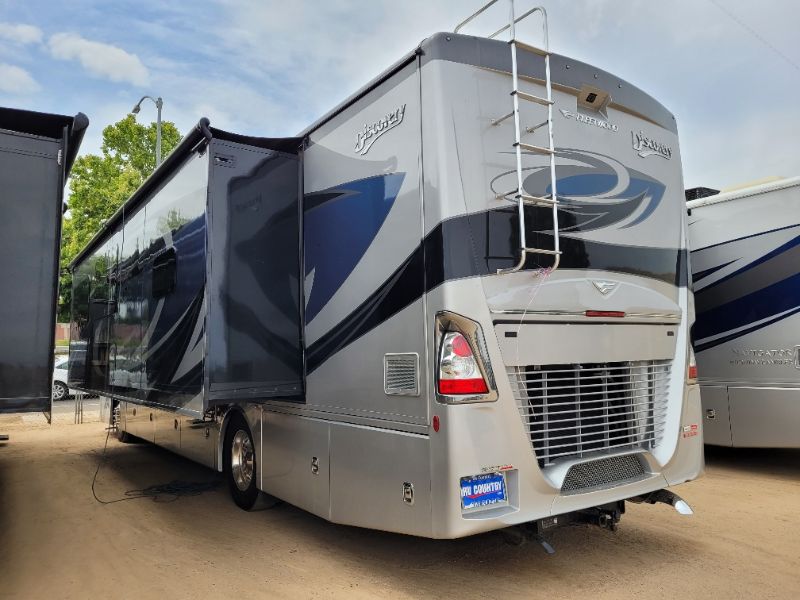 2022 Fleetwood Discovery 38K - Image 2