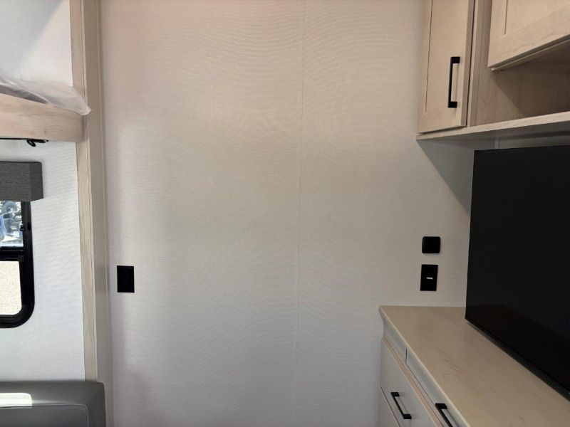 2025 Grand Design Solitude 388MBS - Image 23