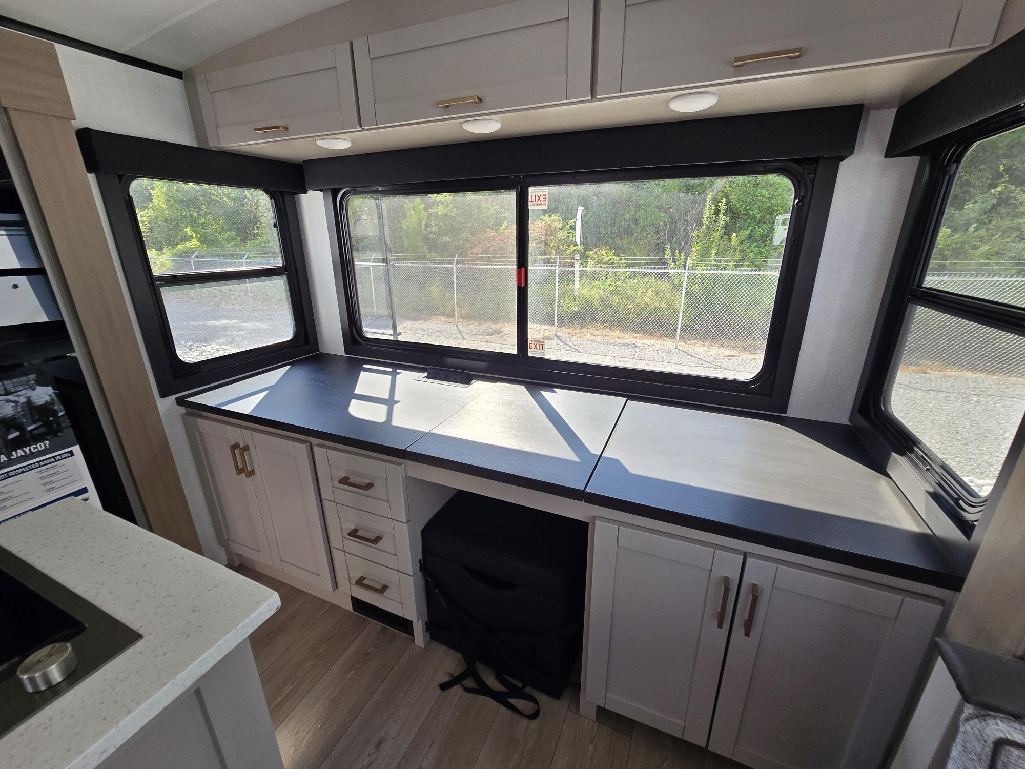 2027 JAYCO JAY FEATHER 27MK - Image 8