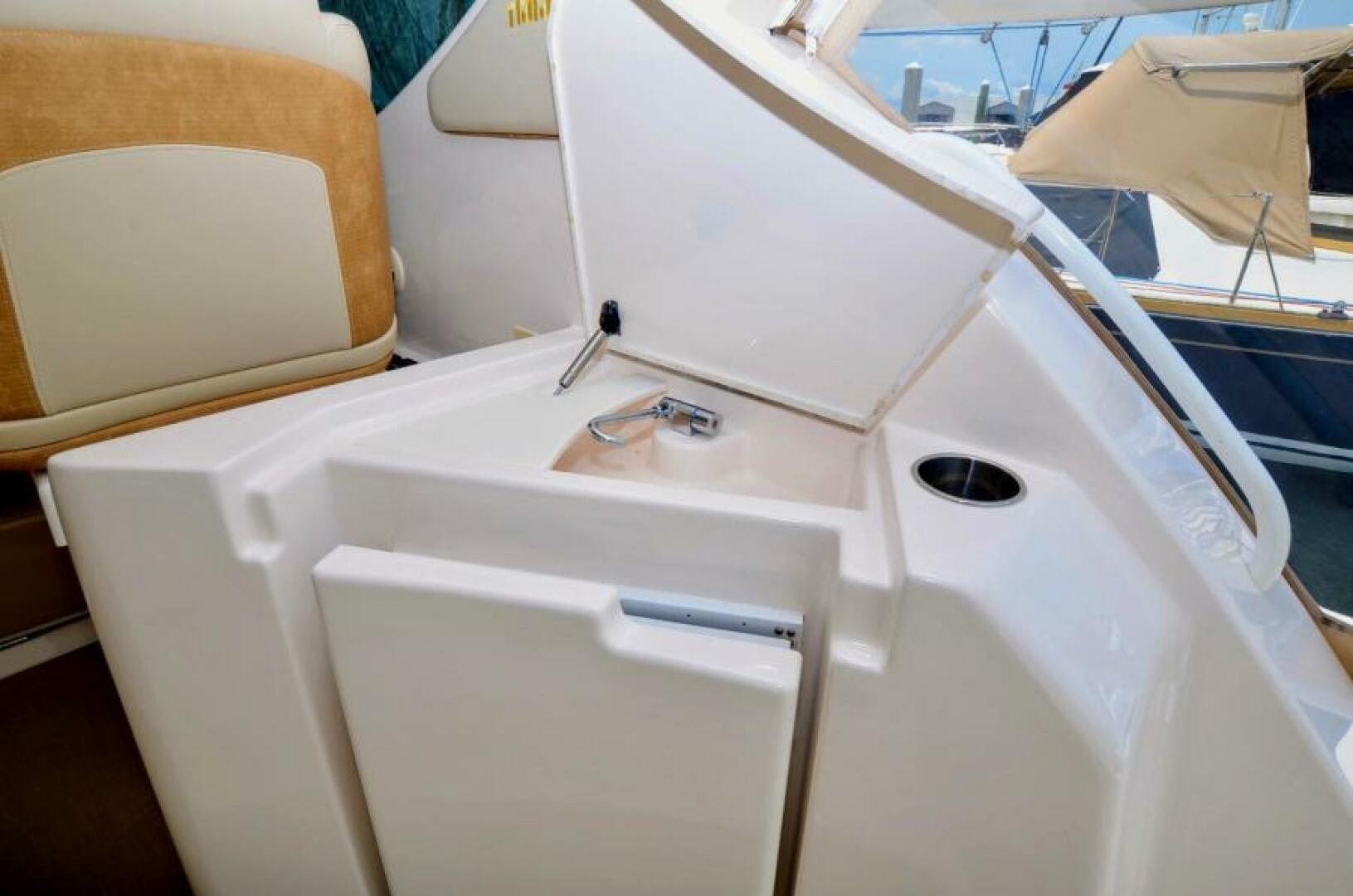2008 Tiara Yachts 3500 Sovran - Image 29