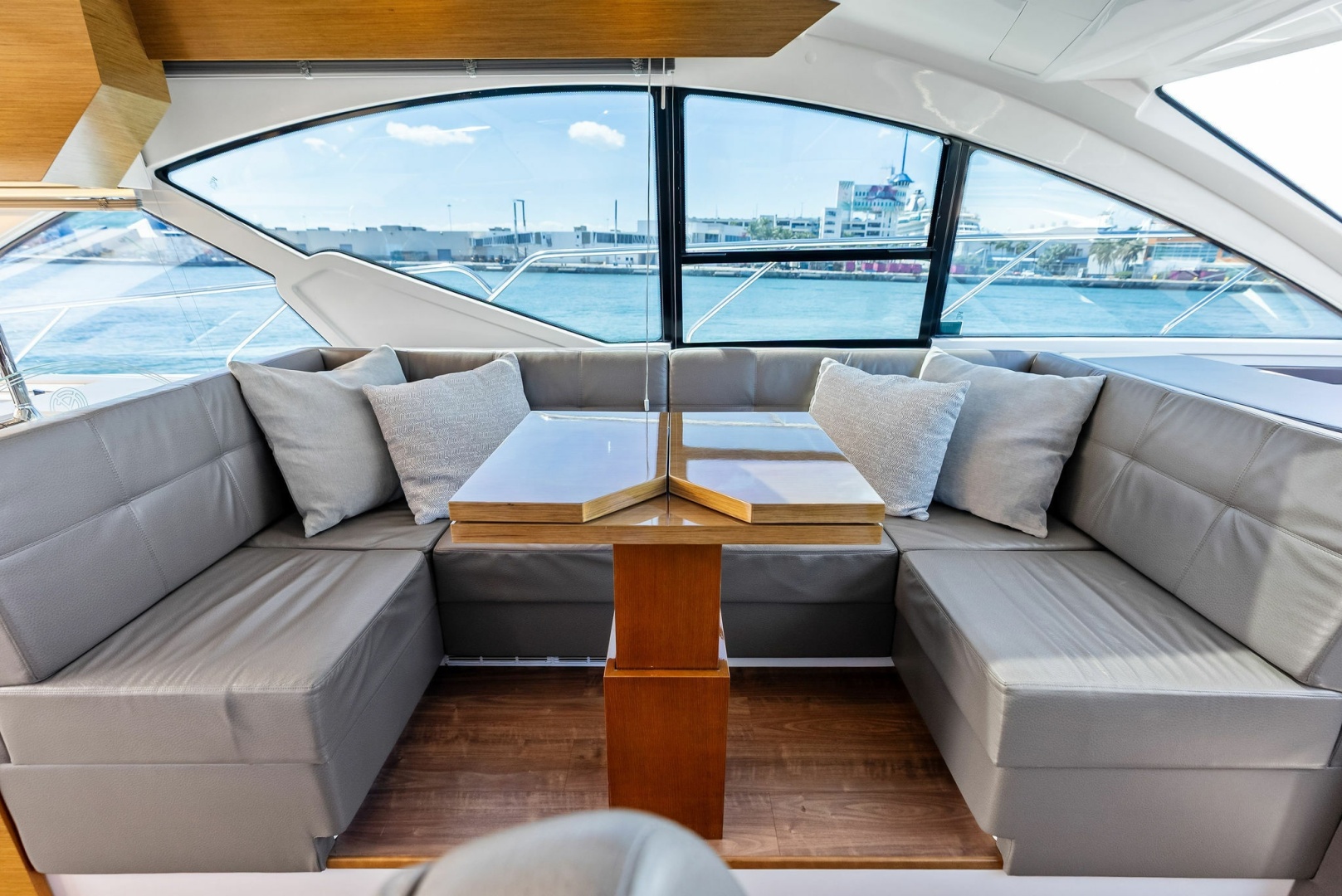 2019 Cruisers Yachts 54 Cantius - Image 36