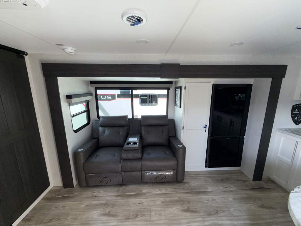2026 VENTURE RV STRATUS 262VFK - Image 11