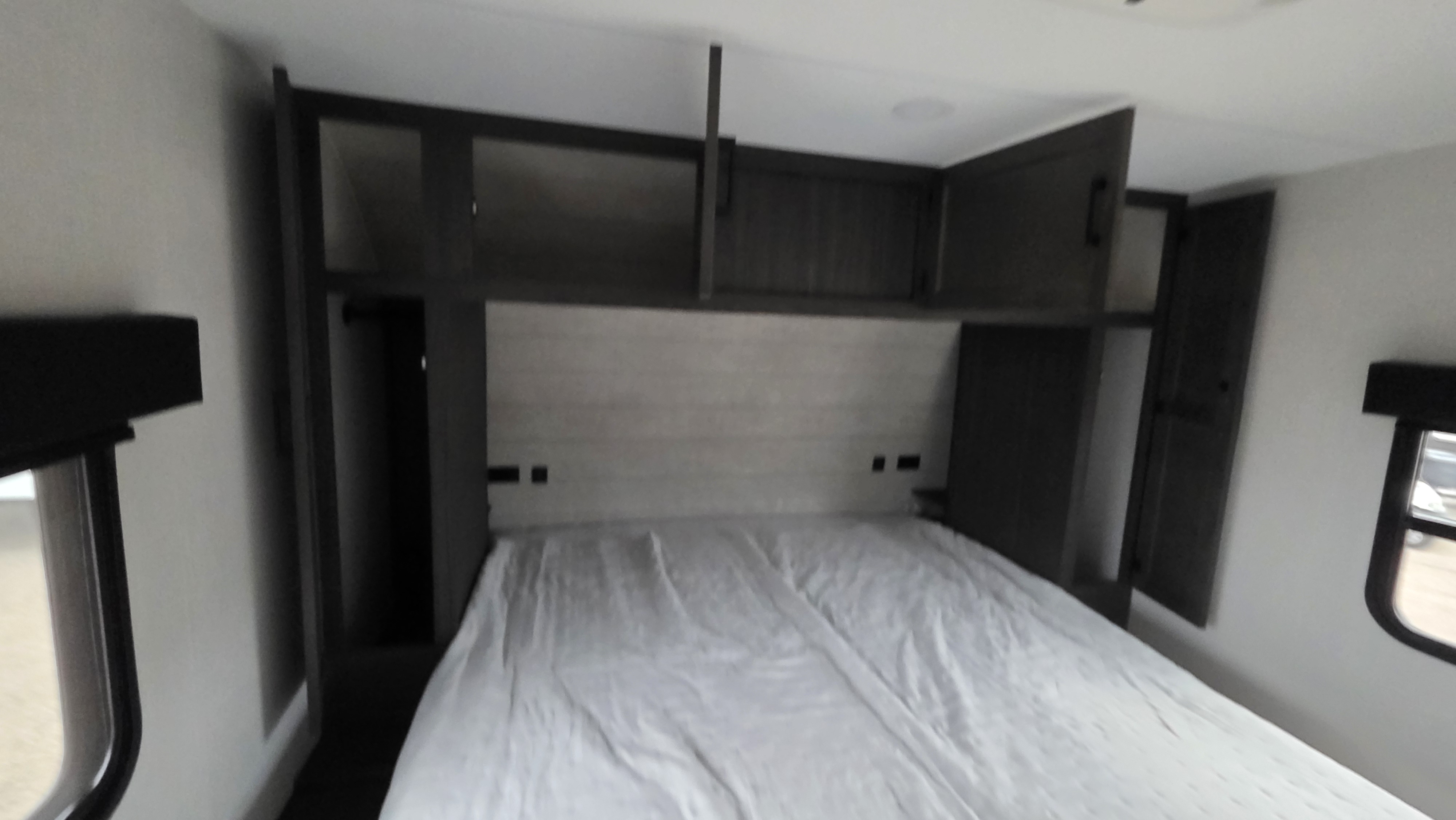 2027 VENTURE RV STRATUS 281VBH - Image 23