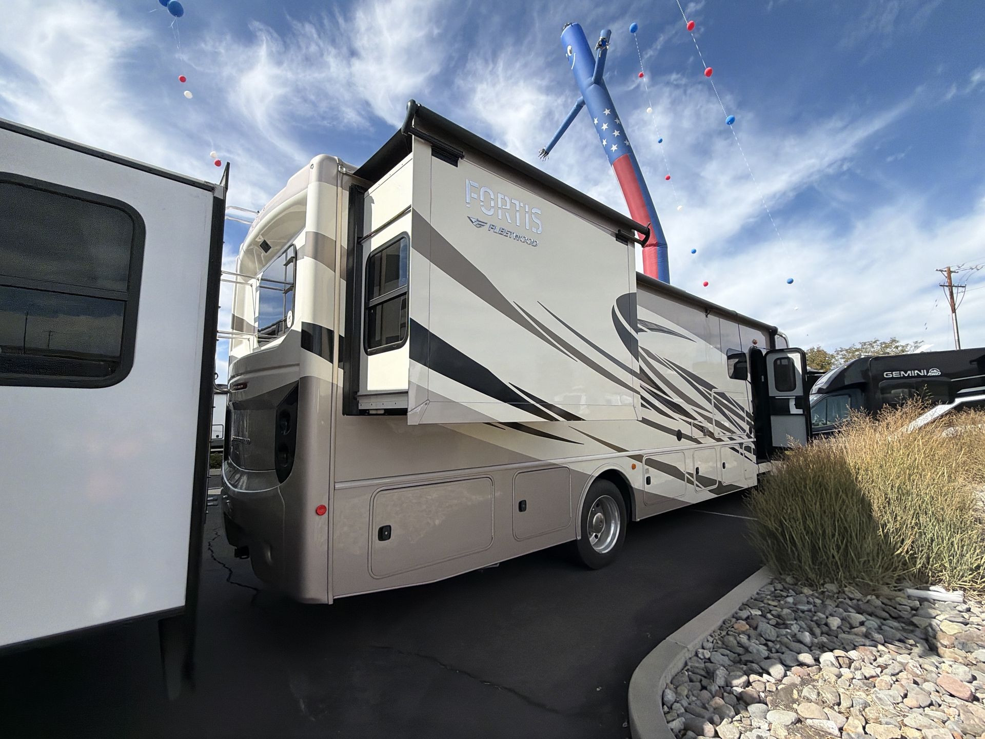 2022 Fleetwood Fortis 34MB - Image 7