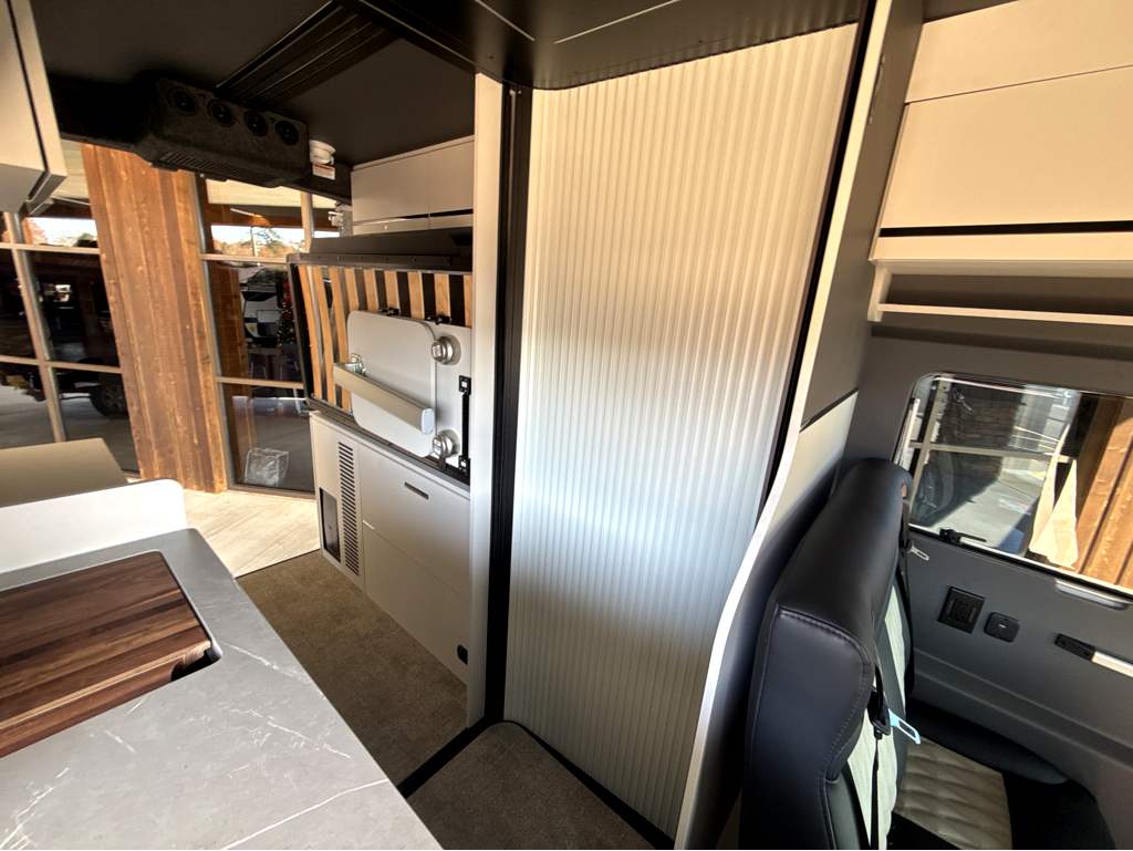 2026 GRAND DESIGN LINEAGE SERIESVT LVT1 - Image 17