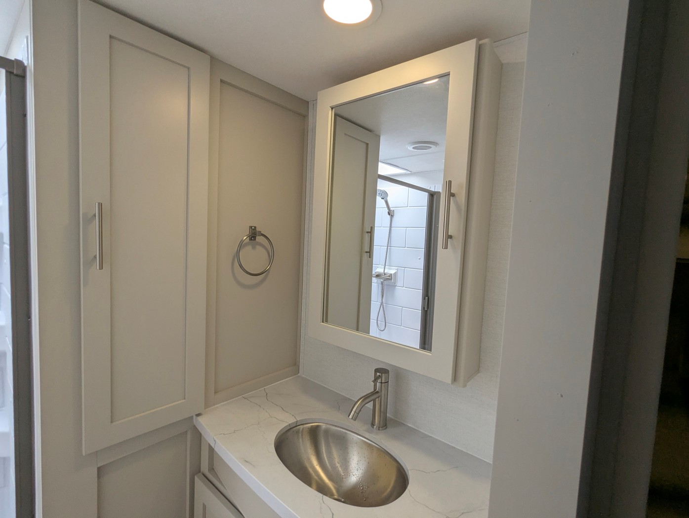 2027 Alliance RV Avenue 30BH - Image 29