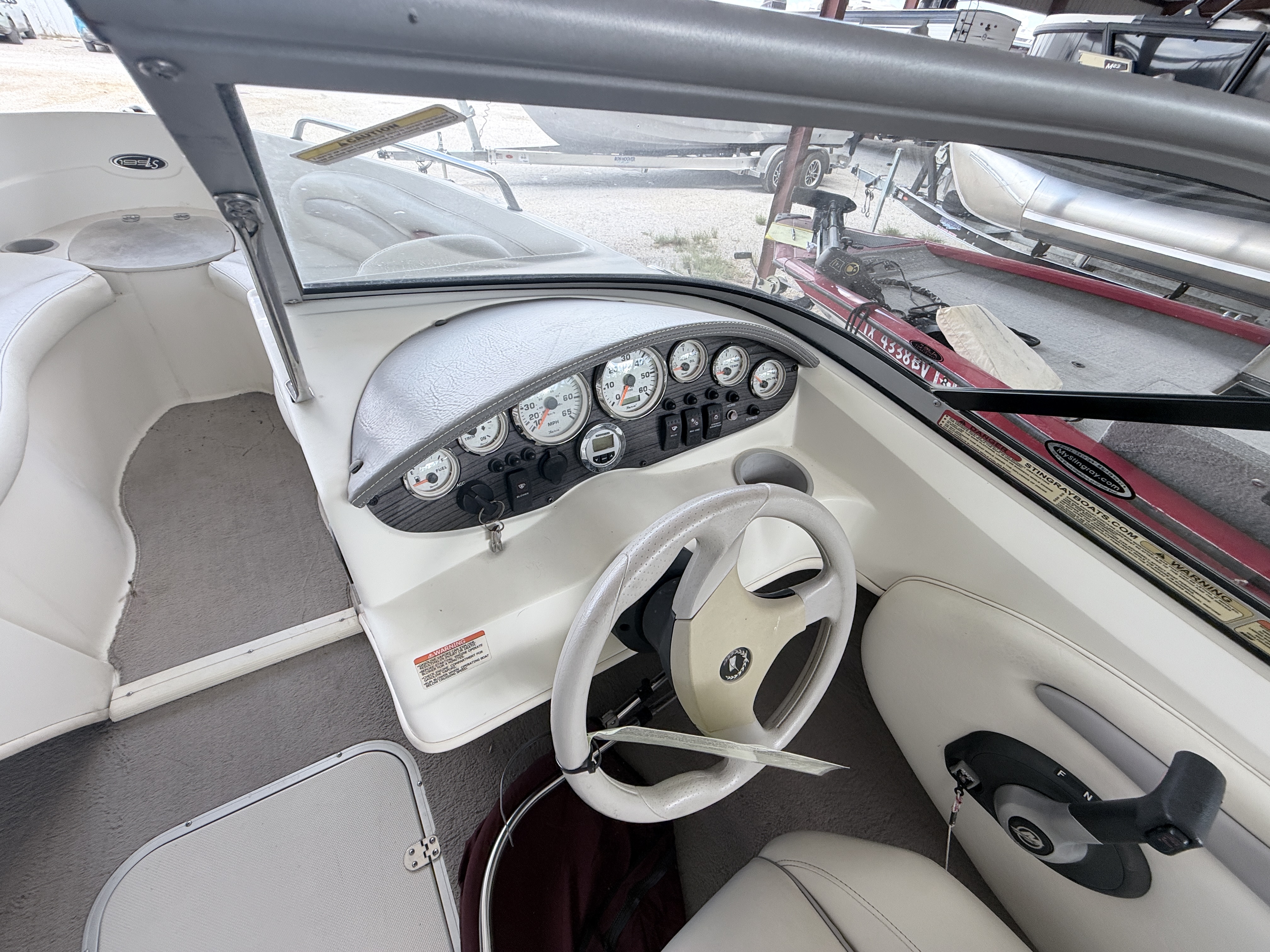 2011 STINGRAY 2011 195LS - Image 6