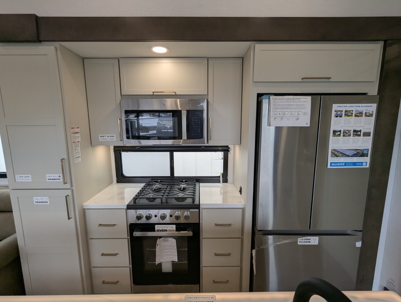 2027 Alliance RV Benchmark 44LFT - Image 25