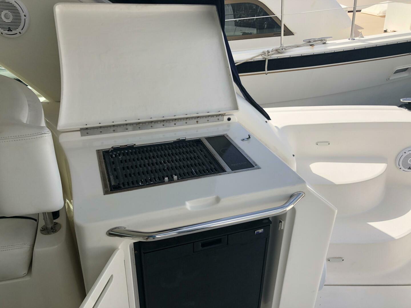 2008 Sea Ray 55 Sundancer - Image 19
