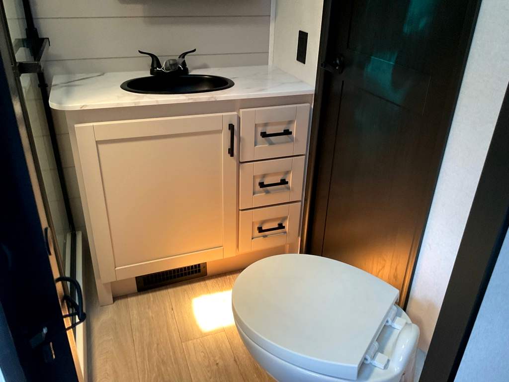 2027 JAYCO SEISMIC 413 - Image 35