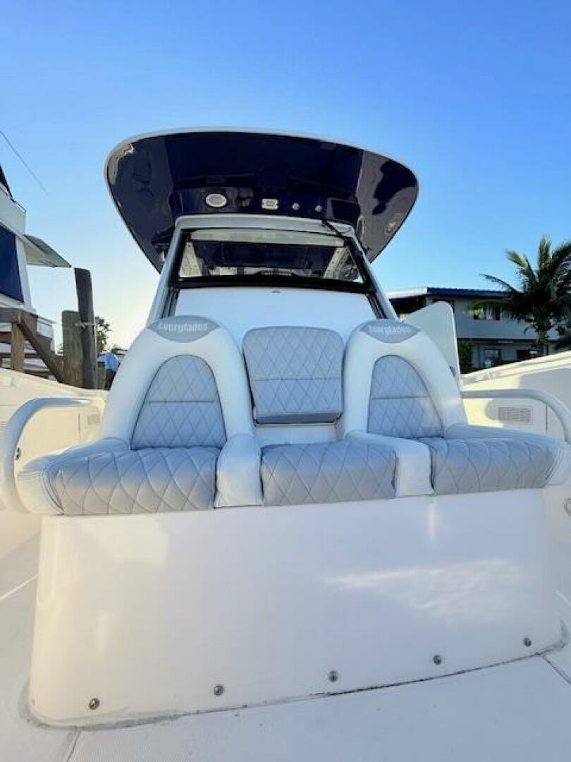 2014 Everglades 355 Center Console - Image 20