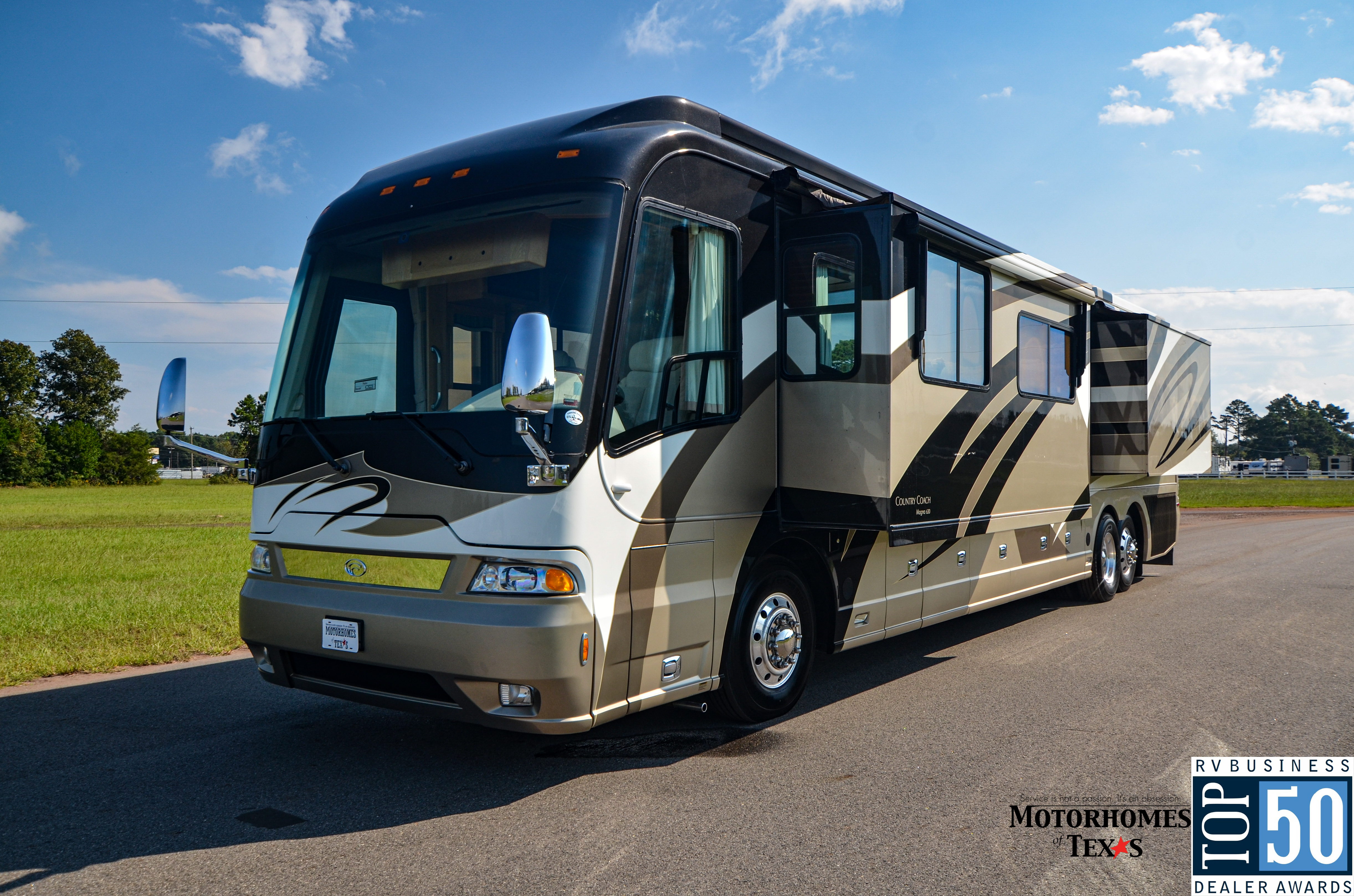 2007 Country Coach Magna  - exterior 1