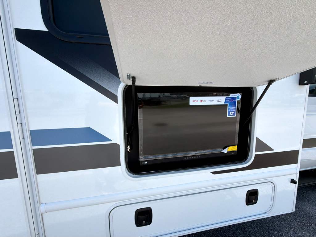 2027 THOR MOTOR COACH MAGNITUDE GA28 - Image 9