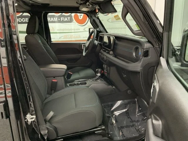 2025 Jeep Wrangler 4xe Rubicon 4x4 - Image 25